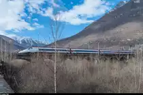 Ein RABe 503 erreicht am 19. Februar 2016 auf der Brücke über den Bogna Domodossola.