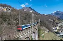 Ein EW-I-Pendel als IR 3317 Brig-Domodossola am 19. Februar 2016 kurz vor Preglia.