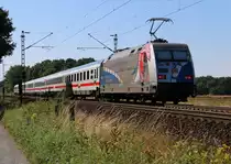 101 060-2 schiebt einen IC in Richtung Süden. Aufgenommen bei Eystrup am 23.07.2014.