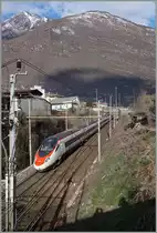 Ein SBB RABe 503 verlässt Domodossola als EC 32 Richtung Norden. 
19. Feb. 2016