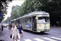 1977 (Februar) - Rheinbahn TW 2419 als 12 auf der Grafenberger Allee - Haltestelle Engerstrasse