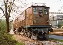 SBB: Ehemalige Gotthardlokomotiven dank Denkmal erhalten geblieben. Die Be 4/6 12332, (1921) war ab 1974 als Denkmal in Baden aufgestellt. Seit 1982 steht sie im Verkehrshaus Luzern. Die Aufnahme von Baden entstand am 10. Mai 1980.
Foto: Walter Ruetsch
