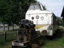 X 5822 

Das Herz eines Boxers....

nun der Treibwagen mu�te sich seit Mitte der 1950er Jahre schon durch manches durchboxen. 
Aber der Motor ist kein Boxermotor, sondern  der Triebwagen hat einen 6-Zylinder-Reihenmotor -Typ Renault 561- mit 150 PS, der hinter den Klappen zuhause ist.

21.09.2004
Sabres