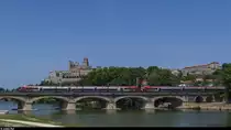 Eine Doppeltraktion AGC Z 27500 erreicht am 11. Juli 2015 Béziers.