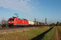 Am 31.10.2014 bespannte 185 033-8 den 44280 (Offenburg Gbf - Mulhouse Ville), als sie bei Hügelheim, nördlich von Müllheim (Baden), kurz vor der Grenze nach Frankreich war.