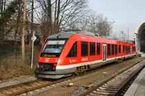 Hier 648 355-5  Fehmarn  als RB73 (RB21960) von Kiel Hbf. nach Eckernförde, bei der Ausfahrt am 27.2.2016 aus Kiel Hbf. 