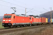 DB 185 346-4 am01.03.16  13:29 mit DB 120 er und Containerzug am Haken nördlich von Salzderhelden am Bü 75,1 in Richtung Göttingen
