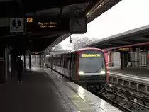 Hamburger Hochbahn 330-3 als U 3 zum Hauptbahnhof S�d, am 20.02.2016 in Hamburg-Barmbek.