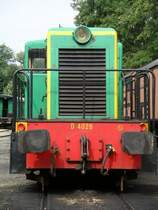 General-Electric Diesellok D 4028, Bj.1944,
Die genauen Daten zur Lok finden sich auf dem Bild mit dem Fabrikschild.
Kam mit dem US-Transportation Corps (USTC) im Laufe des 2. Weltkriegs nach Frankreich und verkehrte dann auf franz�sischen Nebenbahnen.
Diese Lok geh�rte nicht zur SNCF.

21.09.2004
Sabres