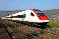 RABDe 500 024-5  Ernest von Stockalper . Da kommt er angesaust, der ICN nach Z�rich. Foto vom 15.3.2007 beim stillgelegten Bahnhof Hornussen im Kanton Aargau.