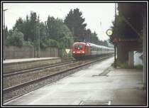 1016 004 bringt den OEC 161  Maria Theresia  von Buchs(SG) nach Wien Westbahnhof. Aufgenommen im Sommer 2005 im Bahnhof Kiefersfelden.
