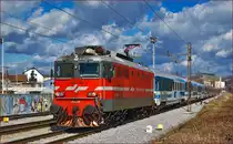 SŽ 342-001 zieht EC151 durch Maribor-Tabor Richtung Ljubljana. /24.2.2016