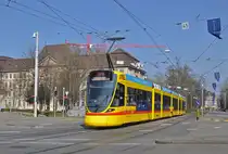 Be 6/10 Tango 167, auf der Linie 11, fährt zur Haltestelle am Bahnhof SBB. Die Aufnahme stammt vom 18.03.2016.