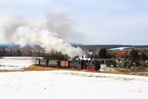 Scheinanfahrt von 99 6101 und 99 5901 mit IG HSB-Sonder-PmG am 14.02.2015 kurz hinter Hasselfelde. (Bild 1)