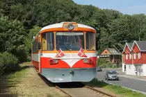 Ym 15  Fjorden  der Lemviger Bjergbanen mit Lokalzug Tog 2 Lemvig Haven-Lemvig Bahnhof in Lemvig am 3-8-2015.