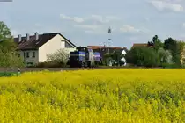 Eine Br 214 auf dem Weg nach Norden bei Rothenstadt kurz vor Weiden (Oberpf), 08.05.2015