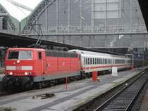 181 214-8 steht hier vor einem EC nach Paris-Est im Frankfurter Hbf.(Herbst 2006)