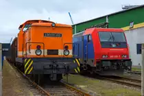 Rangierlok Locon 102 (BR 346) und SBB
Cargo Zuglok (BR 482) im Anschluss des Hafen's in Stralsund. - 23.03.2016 - Aufgenommen von der Strasse  An der Hafenbahn  durch das Tor der SWS Seehafen Stralsund GmbH.
