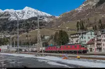Re 6/6 11677  Neuhausen am Rheinfall  und 11666  Stein am Rhein  durchfahren am 26. März 2016 mit einem UKV-Zug den Bahnhof Airolo.<br>
Doppeltraktionen Re 6/6 sind eher selten, da zum einen bereits eine Re 10/10 mehr als die maximale Zughakenlast ziehen könnte und zum andern der Bestand an Re 6/6 eher knapp ist.