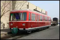 Dieses mir unbekannte Fahrzeug mit der Bezeichnung MC 3 stand am 11.3.2016 im Freigelände des Eisenbahn Museum Mühlhausen. Es würde mich freuen, wenn jemand zu dem Fahrzeug näheres berichten kann, da ansonsten vor Ort keine Erklärungen dazu vorhanden waren.
Julian Ryf ergänzte dazu: Bei dem Fahrzeug handelt es sich um einen ehemaligen Zahnradtriebwagen der Métro C in Lyon.
