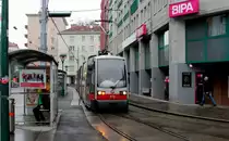 Wien Wiener Linien SL 18 (B1 713) Landstraße, Markhofgasse / U-Schlachthausgasse am 18. Februar 2016.