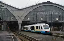 Zwischen Leipzig und Geithain werden zur Zeit ehemalige Ola-LINT von der MRB eingesetzt. Hier verlässt der Triebwagen mit der Ordnungsnummer 701 am 19.03.16 den Leipziger Hbf in Richtung Geithain.