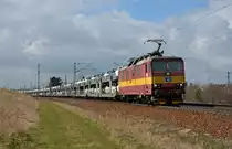 372 013 zog am 19.03.16 einen beladenen BLG-Autozug durch Zeithain Richtung Dresden.