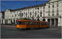 Ein GTT Tram der Linie 16 quert den Piazza Vittorio Veneto in Torino.
8. März 2016