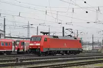 DB Lok 152 043-6 durchfährt den Badischen Bahnhof. Die Aufnahme stammt vom 12.03.2016.