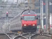 SBB - Lok 460 003-7 unterwegs vor der Haltestelle Bern-Wankdorf am 25.03.2016