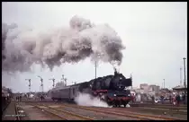 Am 10.4.1994 verläßt hier 503606 mit einem Personenzug nach Stendal den Bahnhof Salzwedel.