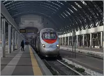 Ein FS Trenitalia ETR 610 wartet in Milano Centrale auf die Abfahrt als EC 14 nach Zürich HB.
1. März 2016