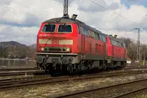 218 326-7 mit ihrer Schwester beim Rangieren auf dem Bahndamm Lindau.
7.3.16