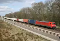 152 111 mit KT 50337 (Maschen Rbf–Burghausen Wackerwerk) am 16.04.2015 zwischen Winsen (Luhe) und Radbruch