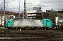 Die Cobra 2839 kommt mit einem Kesselzug aus Antwerpen-Petrol(B) nach Heilbronn(D) und fährt in Aachen-West ein. 
Aufgenommen vom Bahnsteig in Aachen-West.
Bei Sonne und Regenwolken am Nachmittag vom 7.4.2016.