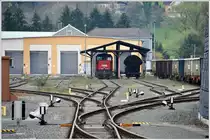 Ganz ungewohnt Fahrdrahtlos in Feldkirch. 2068 ?20-3 in der Mittagspause. (09.04.2016)