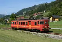 Der betagte ET 15 trägt nach dem Zugunglück von Waldstein die Hauptlast auf der Übelbacherbahn. Am Vormittag des 27.08.2015 war der 1968 für die SZU gebaute Triebwagen als S11 von Übelbach nach Peggau-Deutschfeistritz unterwegs und wurde von mir in Himberg fotografiert. 
