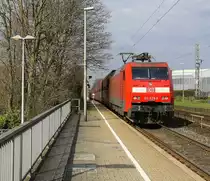 152 029-5 DB  kommt die Kohlscheider-Rampe hoch aus Richtung Neuss,Herzogenrath mit einem langen Kohlenleerzug aus Bernburg nach Gent-Zeehaven(B) und fährt durch Kohlscheid in Richtung Richterich,Laurensberg,Aachen-West. Aufgenommen von Bahnsteig 2 in Kohlscheid. 
Bei Sonnenschein und Wolken am Nachmittag vom 8.4.2016.