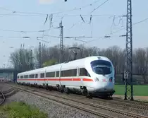 EIn unbekannt gebliebener 411er kam als Leerfahrt nach Krefeld Linn durch Rommerskirchen gefahren.

Rommerskirchen 10.04.2016