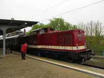LEG 202 327-3 mit dem DPE 62151 aus Leipzig Hbf, am 16.04.2016 in Weißenfels. Gefeiert wurde an dem Tag der 160. Geburtstag der Eisenbahnstrecke von Leipzig nach Großkorbetha.