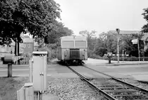 Lyngby-Nærum-Jernbane (LNJ / Nærumbanen): Ein Triebwagen des Typs Sm (Scandia 1952) erreicht im Juni 1968 den Haltepunkt Lyngby Lokal(station).  - Der Zug fährt in Richtung Jægersborg. - Bis 1936 endete die Bahn in Lyngby (am DSB-Bahnhof Lyngby; deshalb der Name), aber seit der Eröffnung der S-Bahn zwischen Kopenhagen und Holte 1936 fahren die Züge der Nærumbanen zwischen Nærum und Jægersborg (Jægersborg station), wo es Umsteigemöglichkeiten zwischen S-Bahn und Lokalbahn gibt. - 2002 wurde die Bahn ein Teil des Bahnunternehmens Lokalbanen A/S.