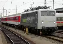 139 558 von Railadventure steht am 31. Januar 2016 mit zwei Nachtzugwagen im Nürnberger Hbf.