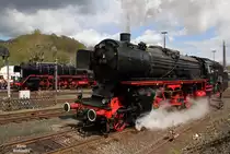 01 150 und 01 008 in Bochum-Dahlhausen am 17.04.2016