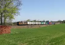 151 017-1 (HSL) hier am 21.04.16 mit einem Containerzug an der Schöpsdrehe (bei Plauen) von Glauchau/Sachs. nach Hof.