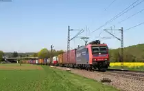 Re 482 018-9 mit dem DGS 40045 (Köln Eifeltor-Milano Simistam) bei Kollmarsreute 19.4.16