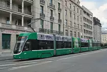 Be 6/8 Flexity 5014, auf der Linie 8, fährt zur Haltestelle Markthalle. Die Aufnahme stammt vom 12.04.2016.