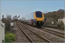 Pünktlich überholt der BR Class 220/221 Cross Country Service 0810 von Bristol nach Paignton unseren Regionalzug in Dawlish Warren.
18. April 2016