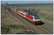 Die Ex-Cat Maschine 1014 007 bespannte am 11.3.2007 den ER 9435 von Wien S�dbahnhof-Ostseite nach Tatabanya. Die Aufnahme entstand ca. 2 Km vor Gramatneusiedl.