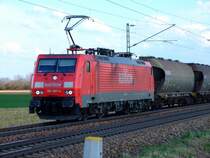 189 085 am 25.03.2007 kurz nach Plattling. Dieses Foto ist etwas hecktisch entstanden, da ich versucht habe, den von hinten kommenden ICE noch zu erwischen. 