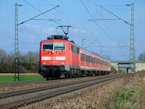 111 207 mit RB 32182 am 25.03.2007 kurz nach Plattling.
